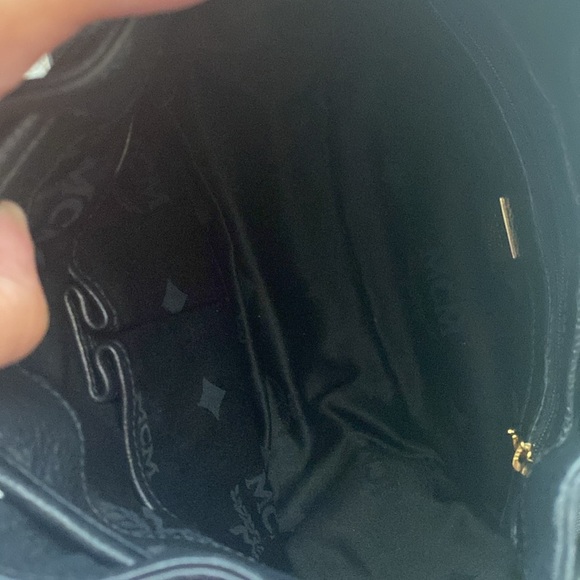 MCM small bucket crossbody bag - Picture 7 of 9